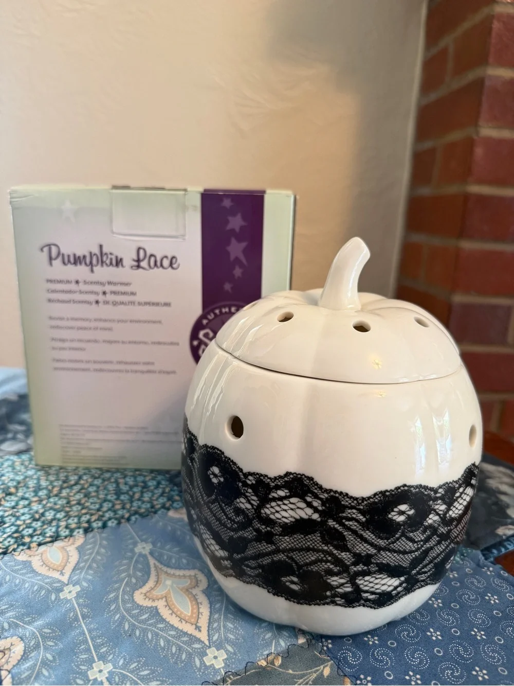 Scentsy Pumpkin Lace Warmer